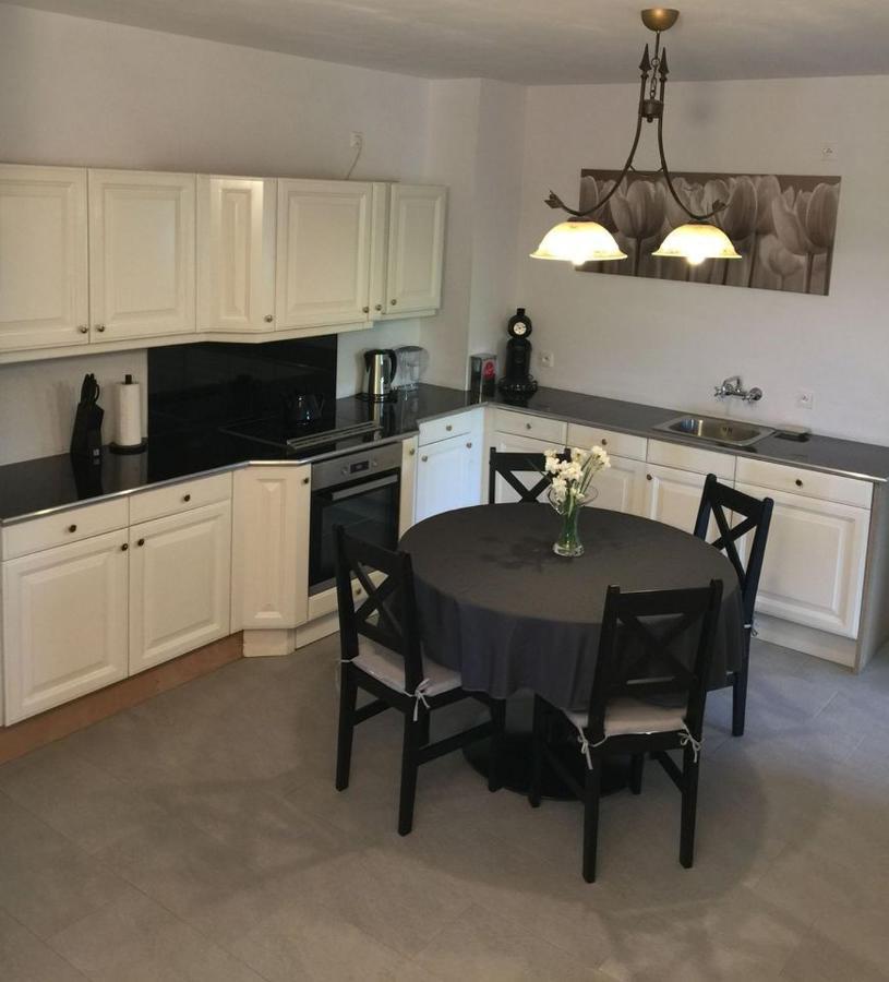Damhills Apartments Bronowko Eksteriør billede